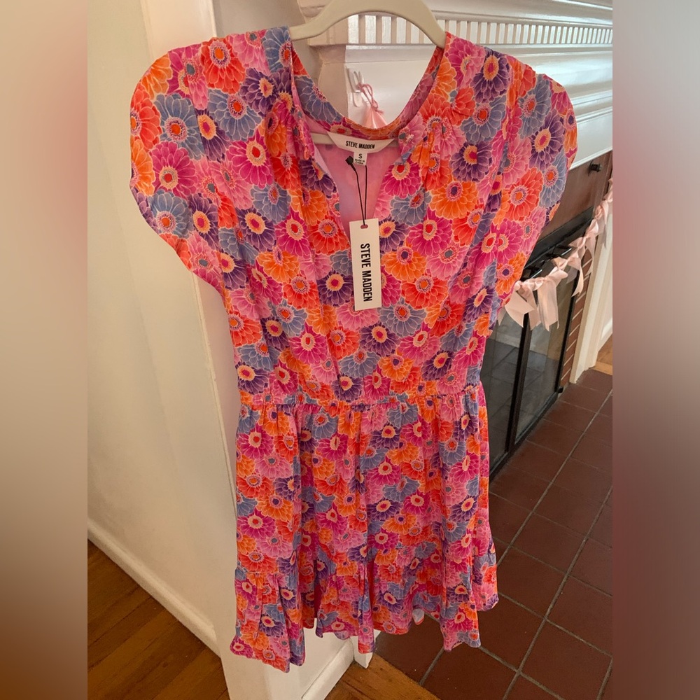 Steve Madden Floral Dress Size Small NWT
